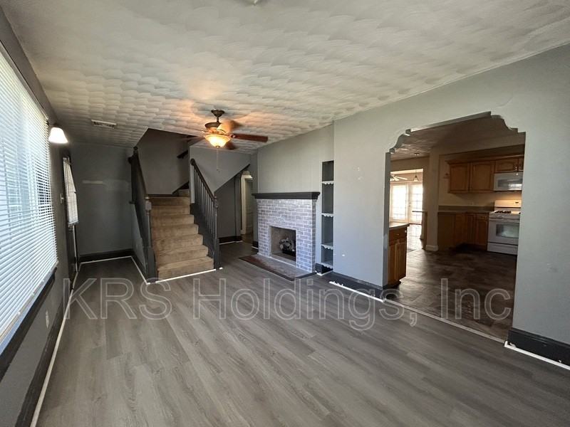 409 E Lorengo Ave - Photo 3 of 20