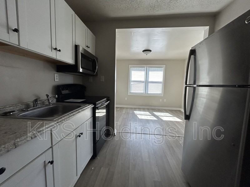 918 Watson St #C - Photo 4 of 8