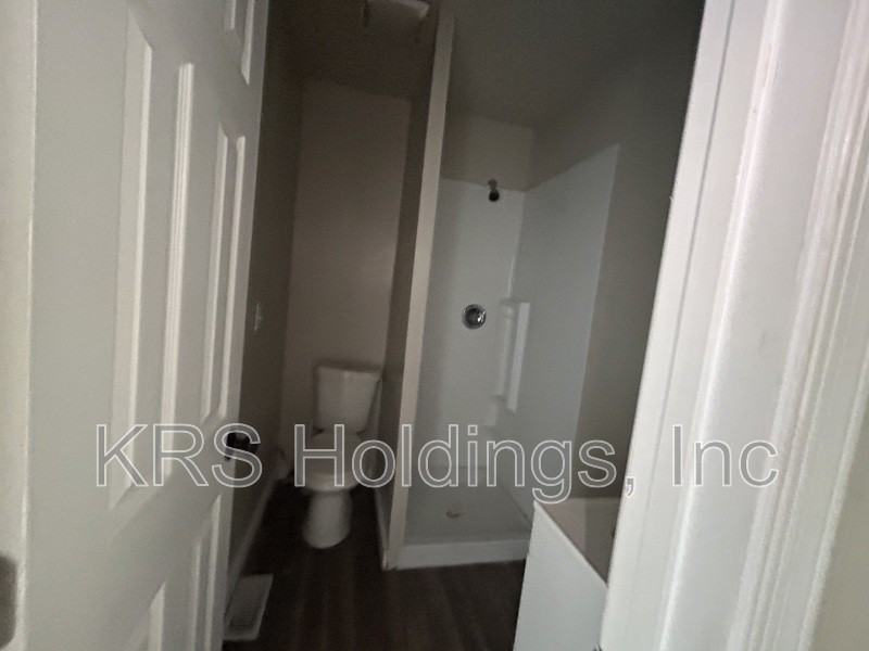 918 Watson St #C - Photo 7 of 8