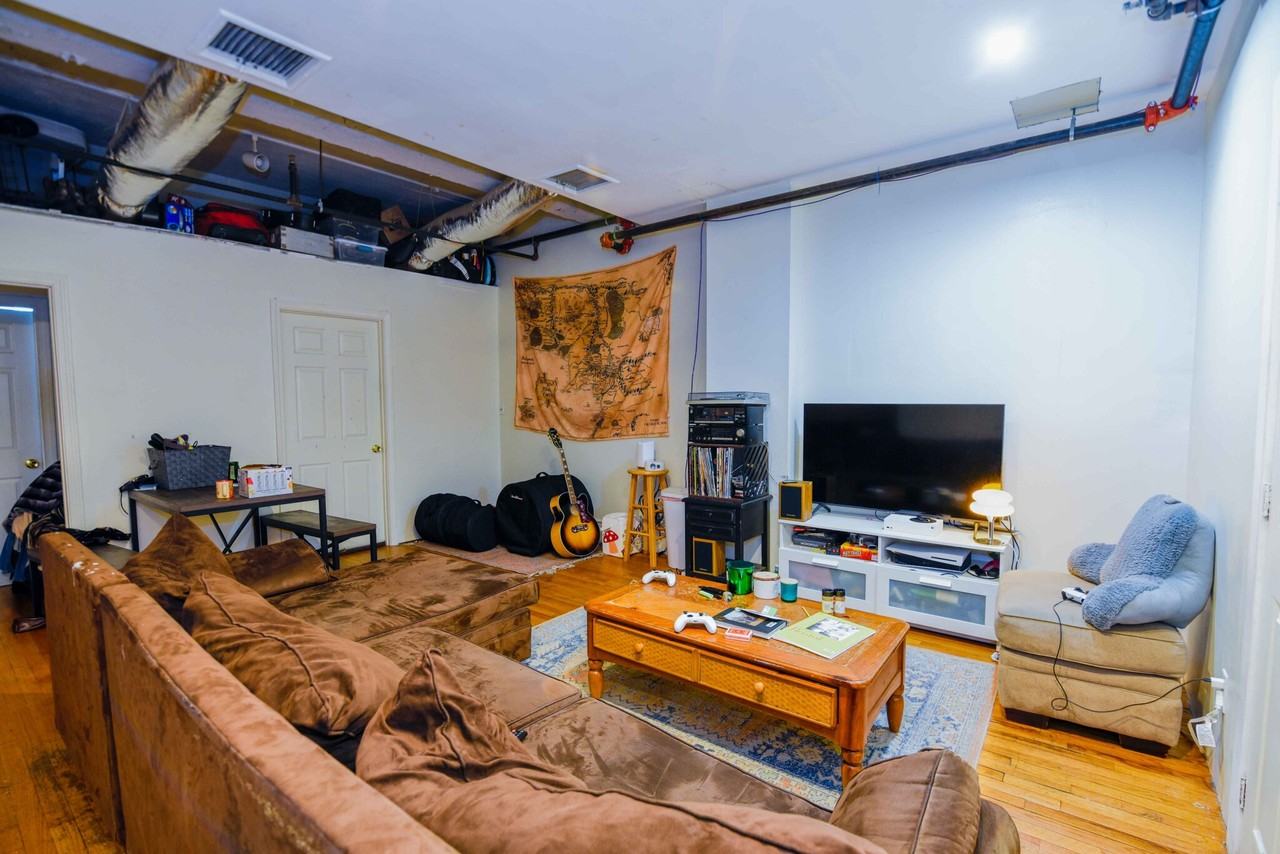 173 Massachusetts Ave #2 - Photo 5 of 10