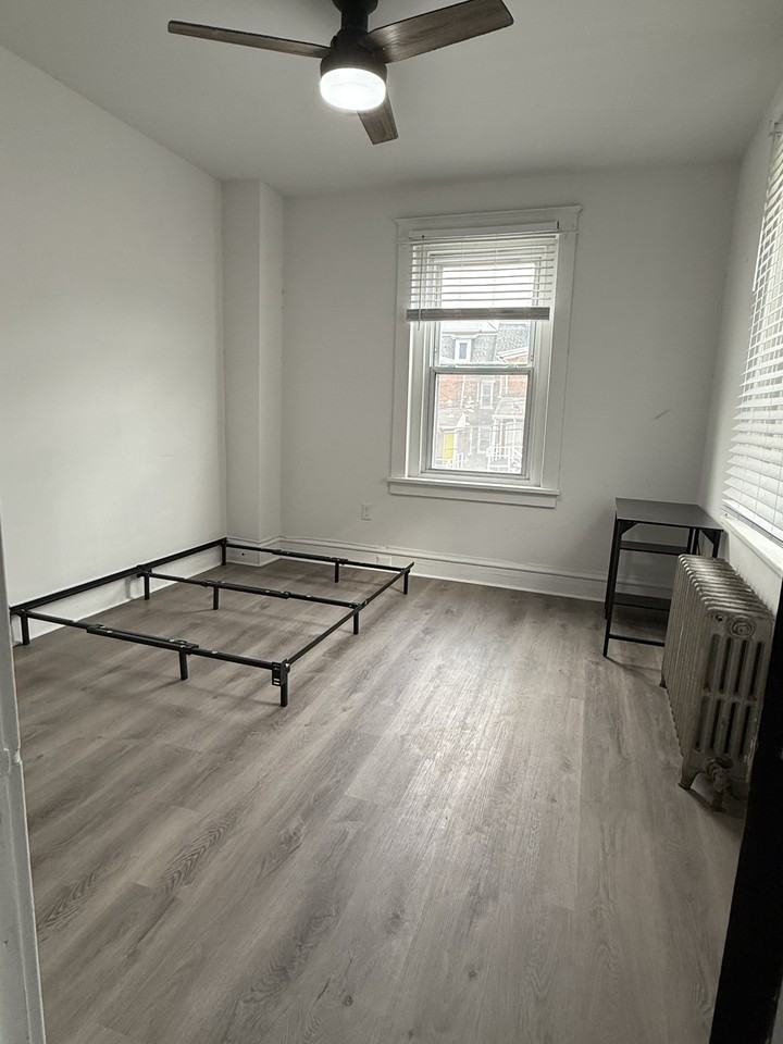 437 Montclair Ave - Photo 5 of 8