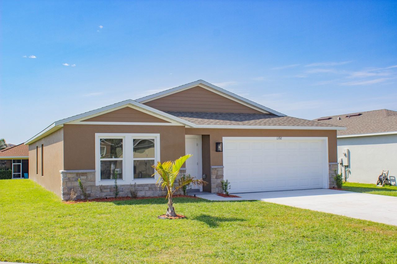 1392 Stone Ridge Cir - Photo 2 of 35