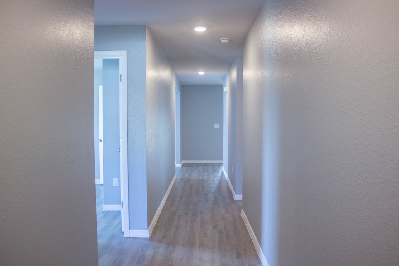 1392 Stone Ridge Cir - Photo 3 of 35