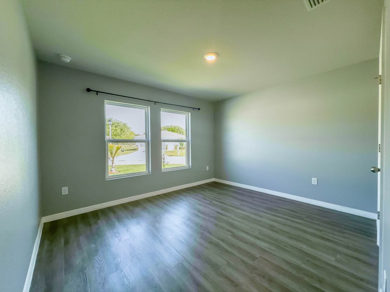 1392 Stone Ridge Cir - Photo 4 of 35