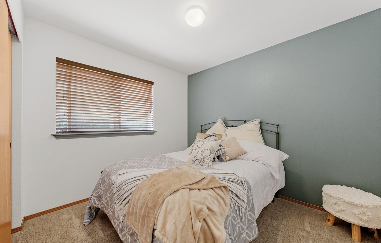 5304 5304 25th Avenue Northwest - Master Unit - Photo 6 of 8