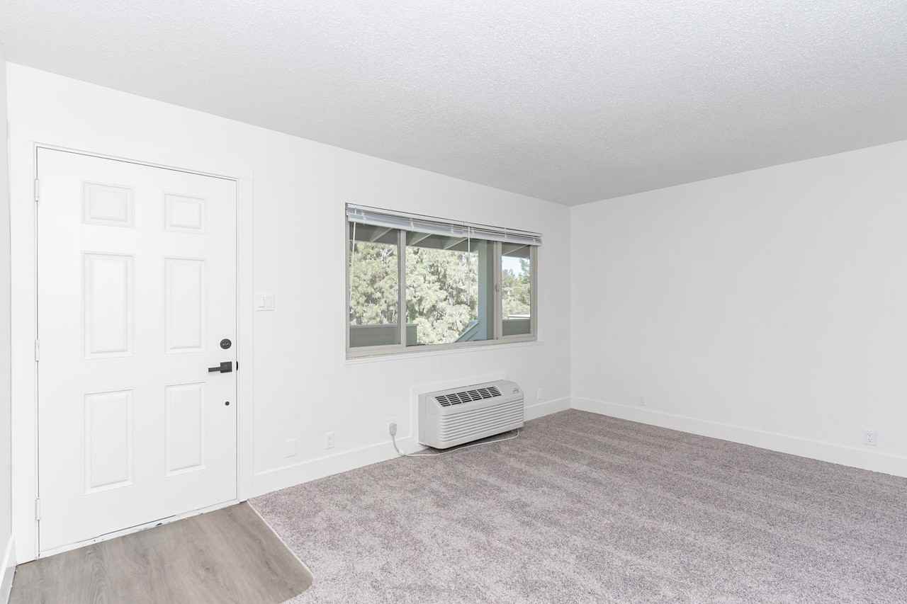 155 Lucas Lane Unit 4 - Photo 4 of 15