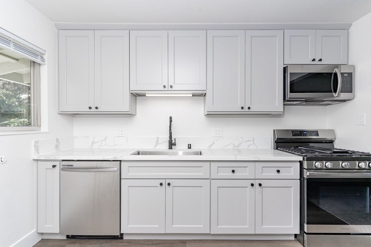 155 Lucas Lane Unit 4 - Photo 6 of 15