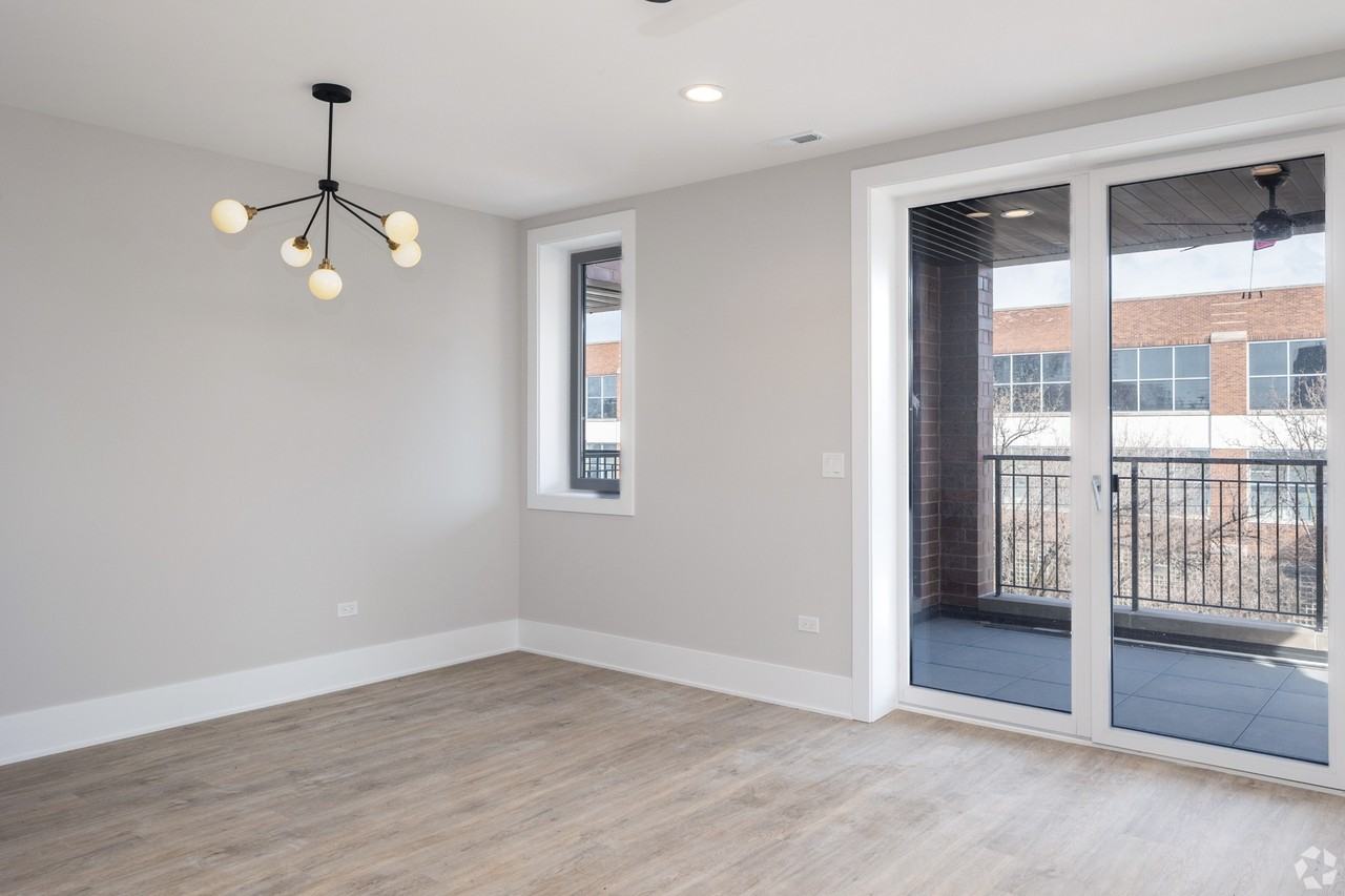 1647 W. Irving Park Road - Photo 4 of 30