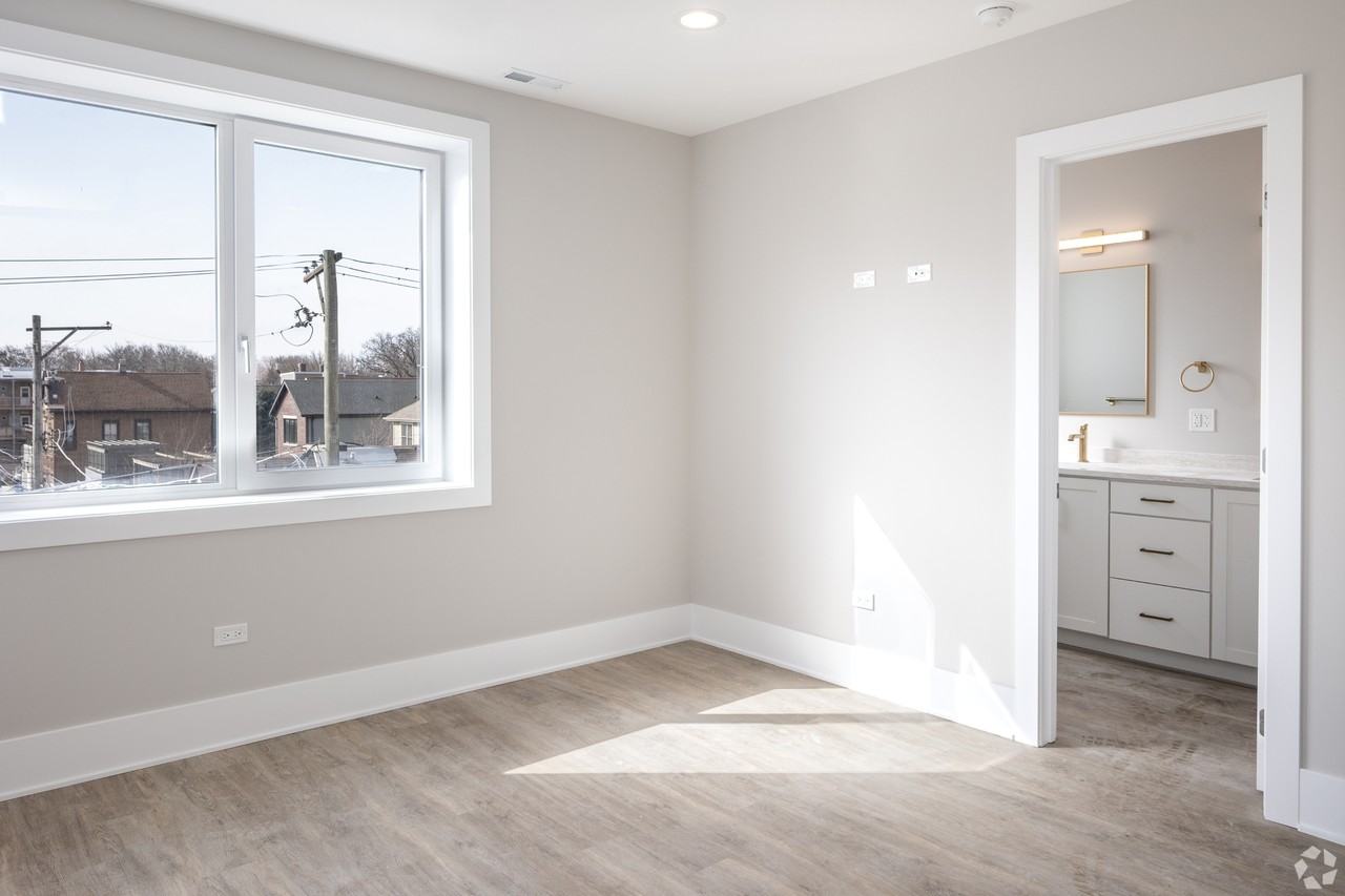 1647 W. Irving Park Road - Photo 6 of 30