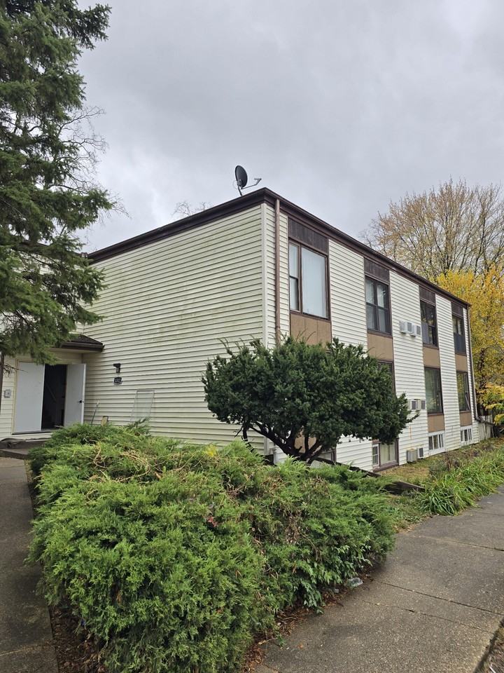 1312 East Wilson Avenue - Photo 2 of 7