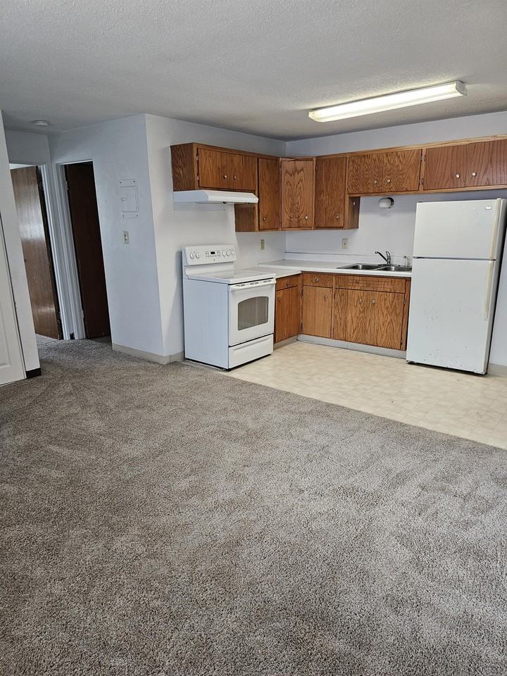 240 2nd Avenue Northeast - Photo 2 of 6