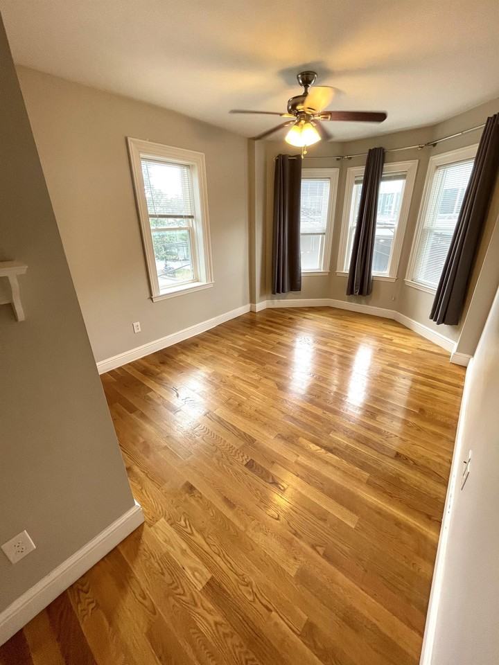 124 Berkshire Street - Photo 3 of 8
