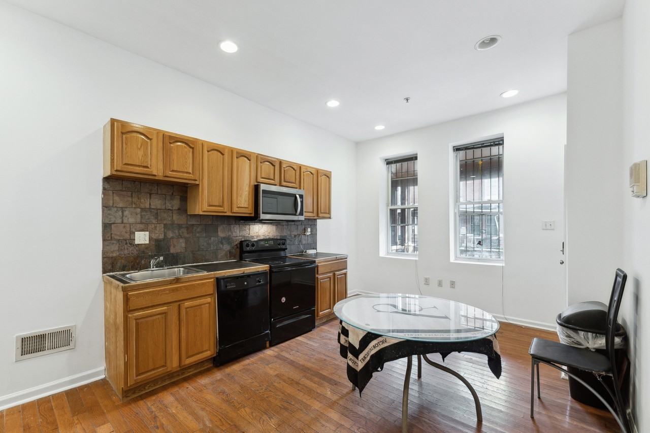 2252 North Park Avenue - Photo 2 of 19