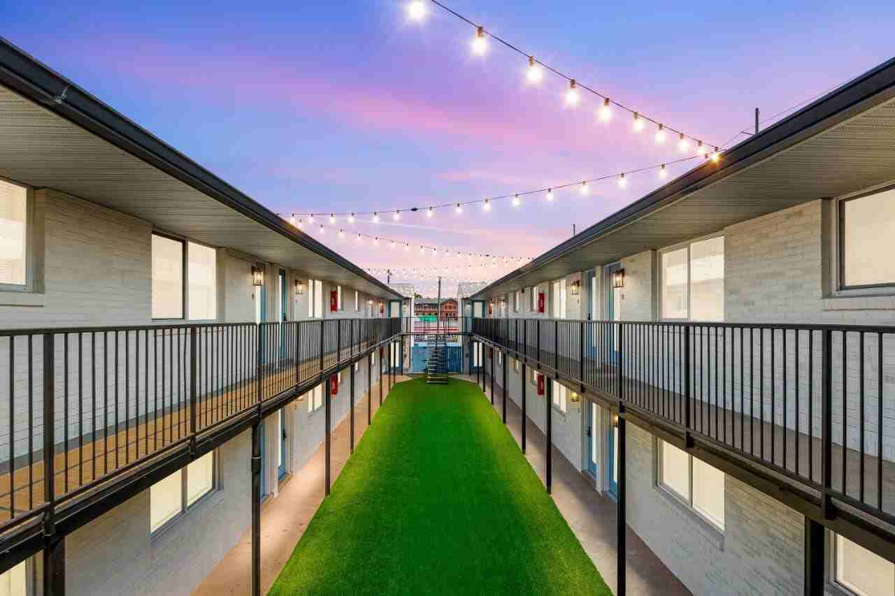 The Kensington - Photo 7 of 22