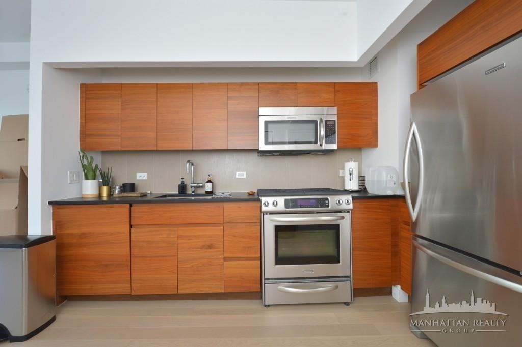 W 45th St #728 - Photo 2 of 12