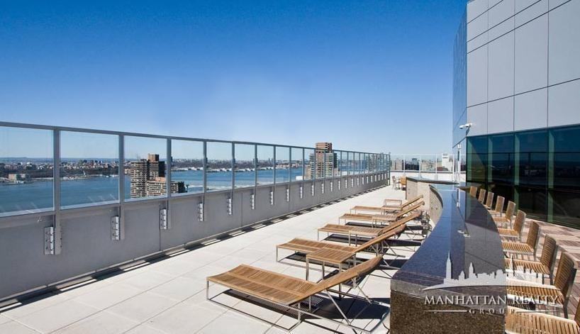 W 37th St #9I - Photo 4 of 11