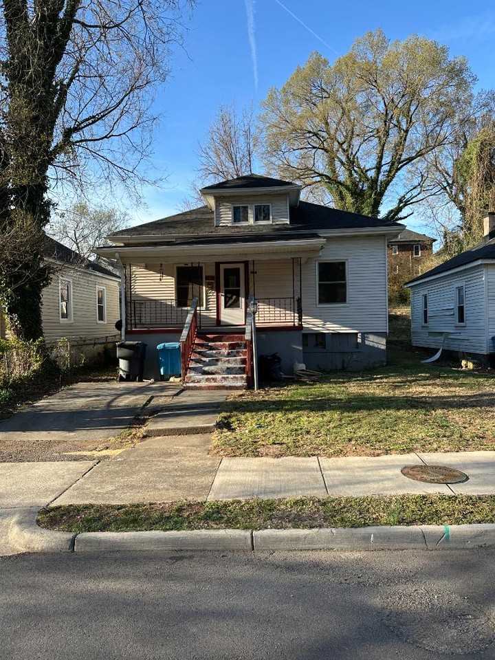 1322 Gilmer Ave Nw - Photo 2 of 11