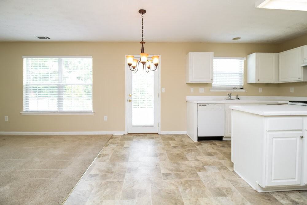 4065 Crescent Walk Ln - Photo 5 of 15