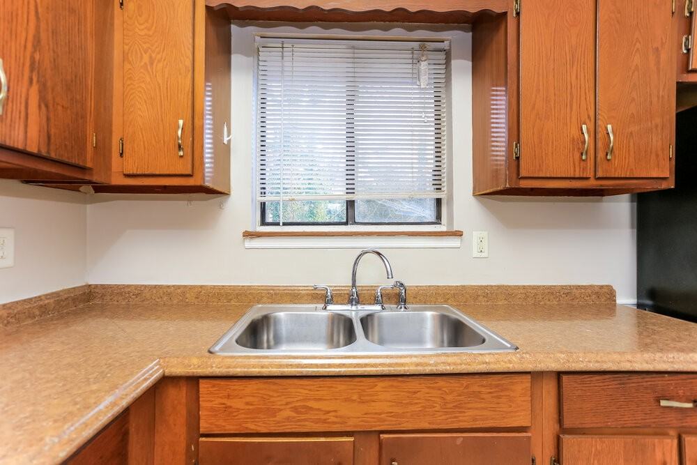 3592 Orbit Ct - Photo 7 of 17