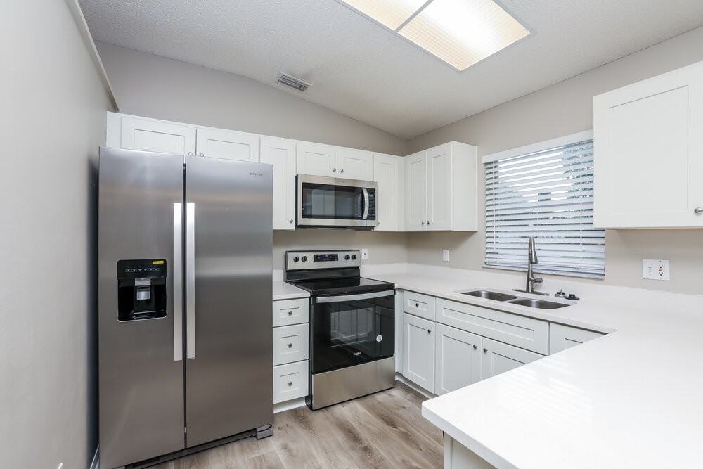 7741 Wicklow Cir - Photo 6 of 16