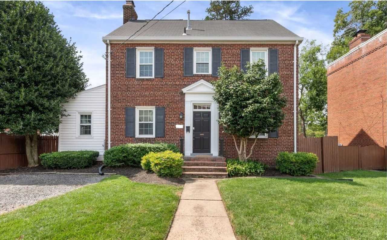 309 East Braddock Road #1014532P - Photo 4 of 45