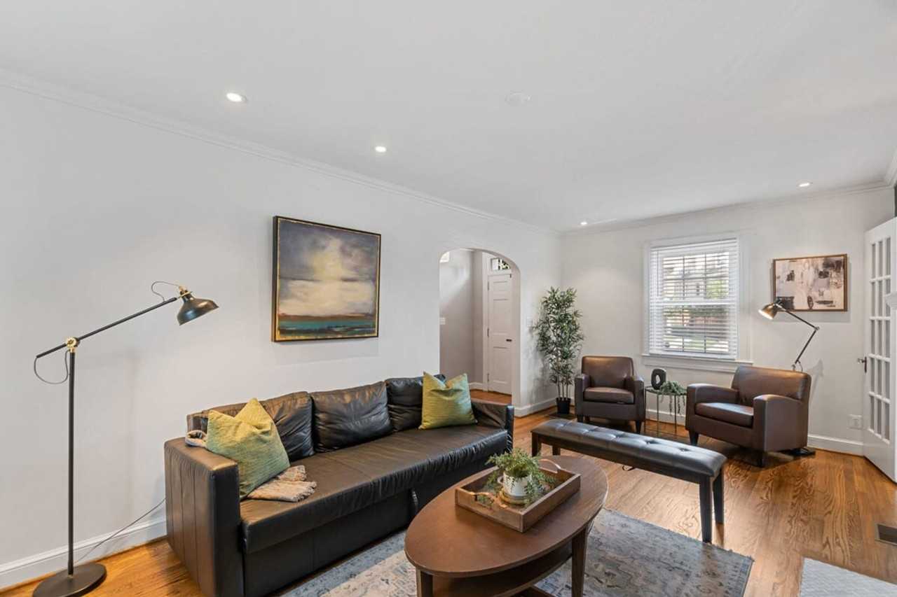 309 East Braddock Road #1014532P - Photo 3 of 45