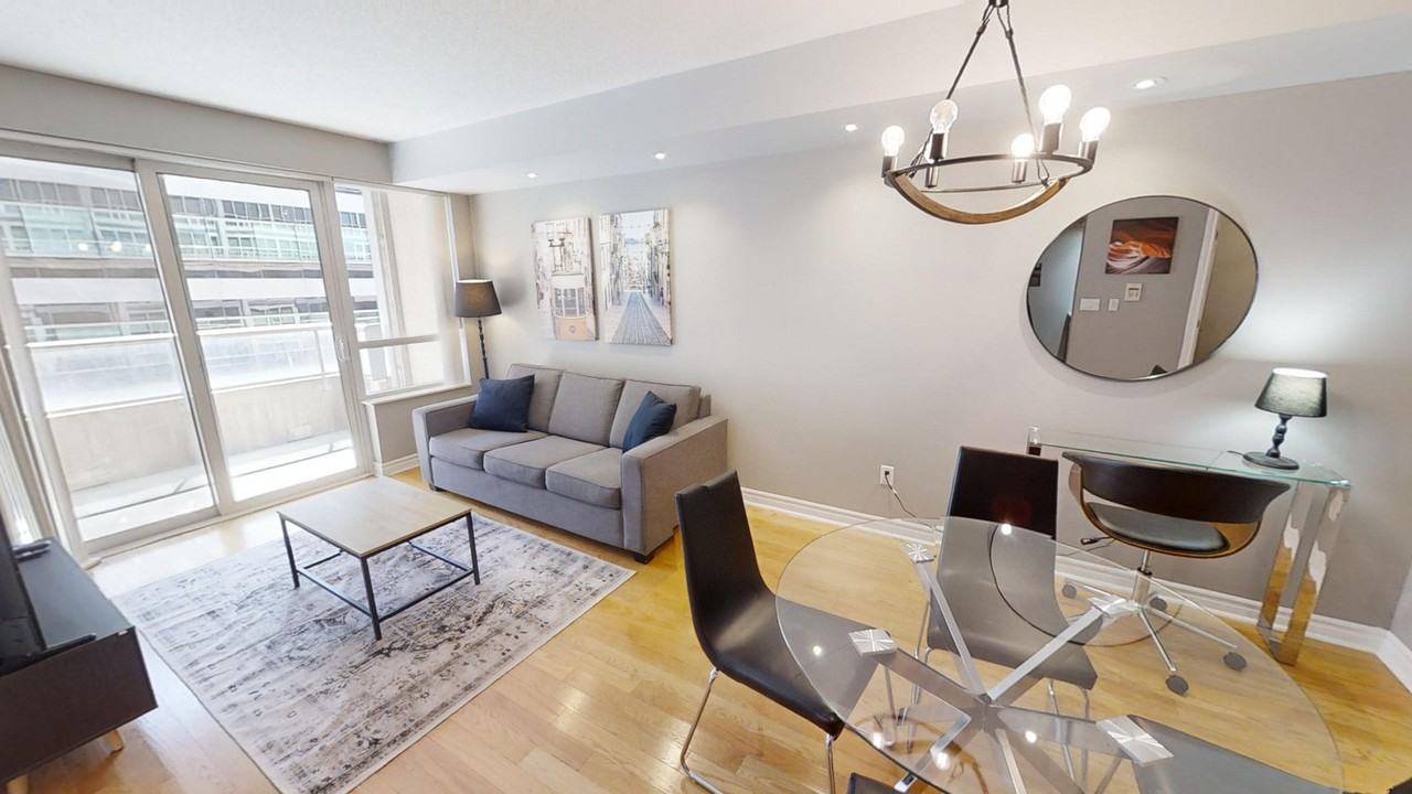 270 Wellington St W #1030946P - Photo 3 of 10