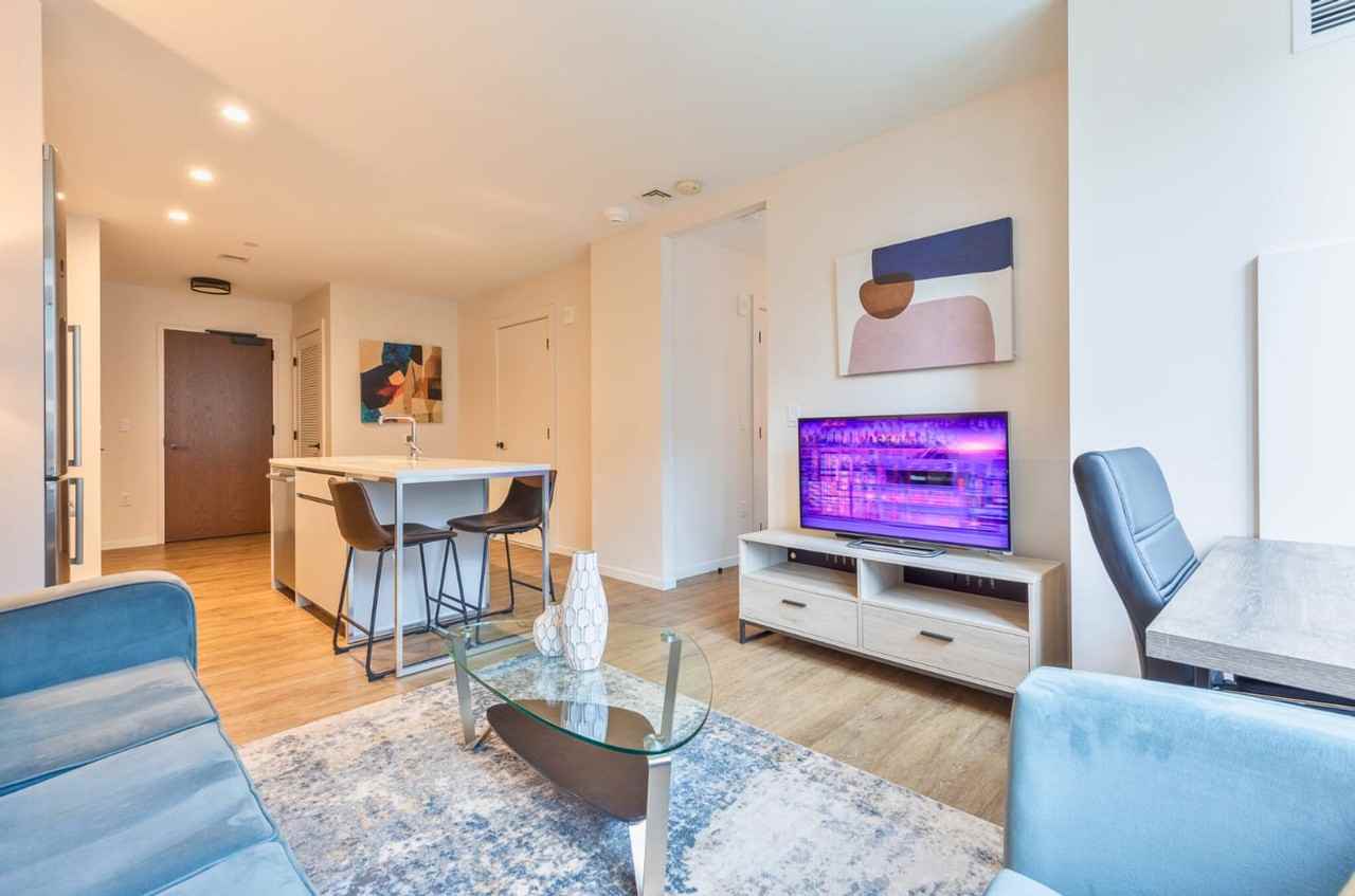 131 Seaport Blvd #1050362P - Photo 2 of 14