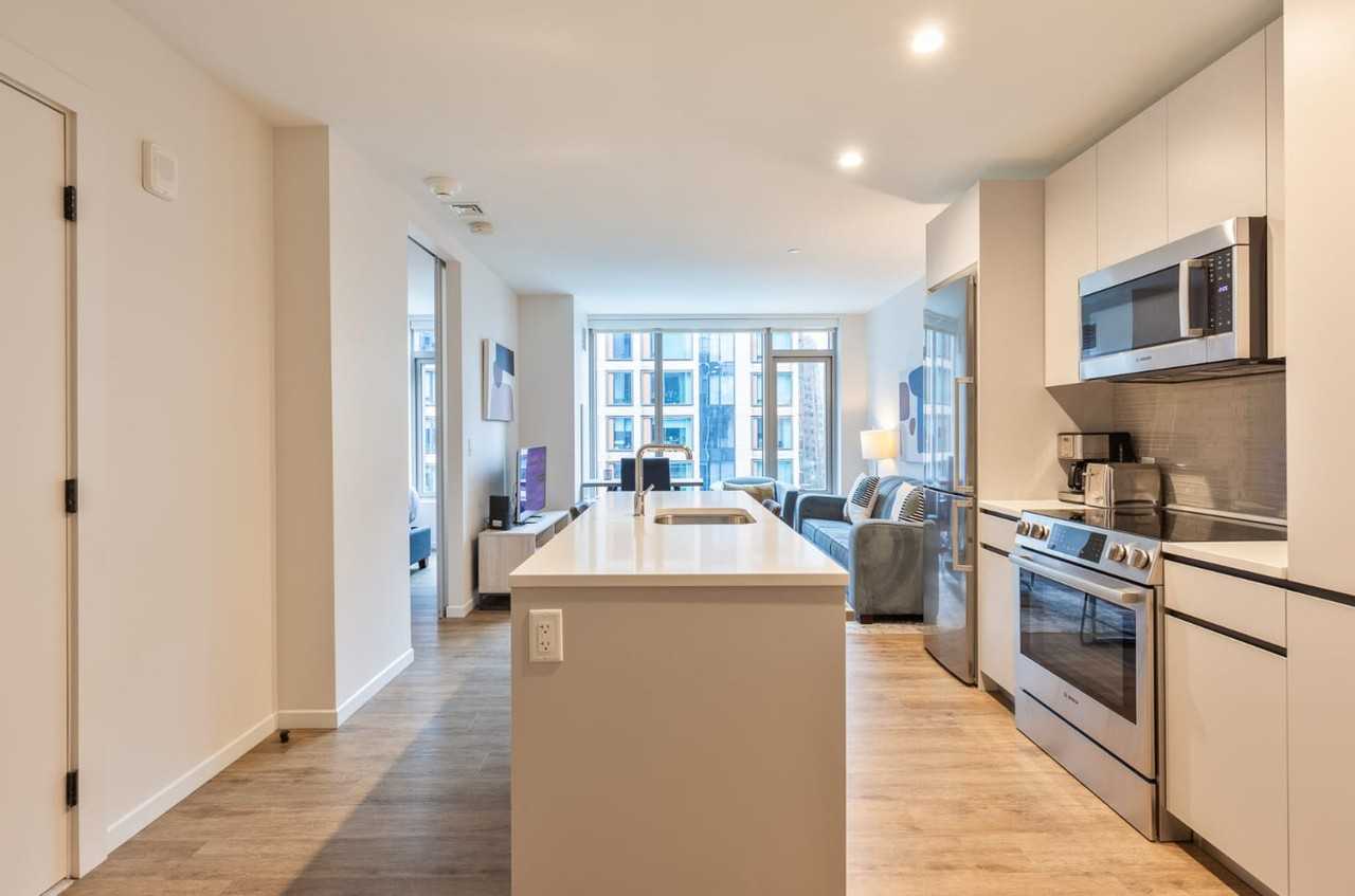 131 Seaport Blvd #1050362P - Photo 3 of 14