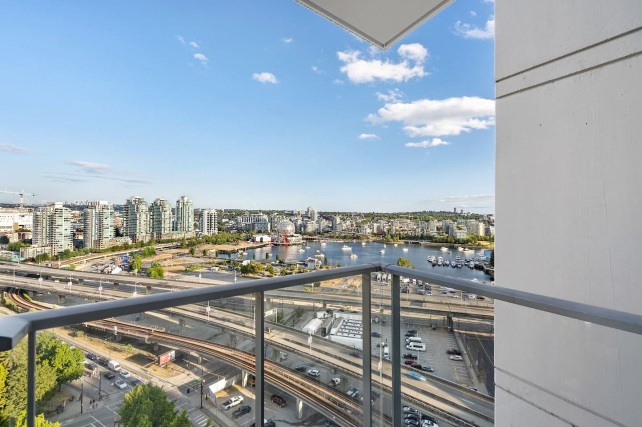 688 Abbott Street - Photo 3 of 38