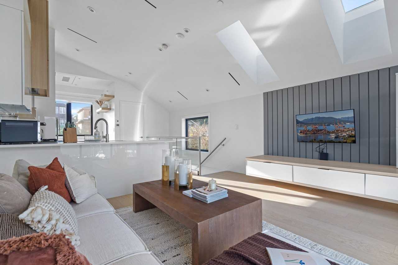 2857 Wall St #1051935P - Photo 2 of 30