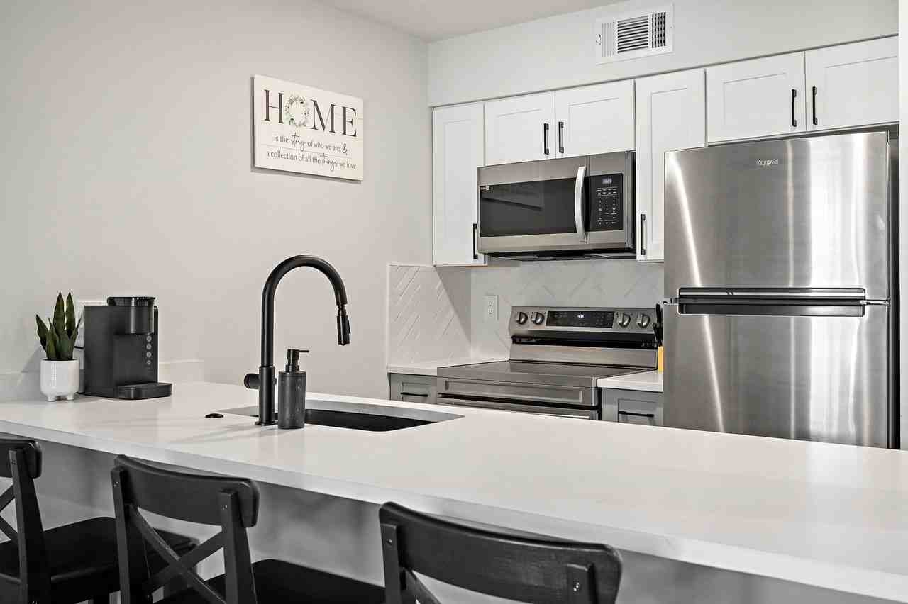 1203 Hollow Creek Drive #1060664P - Photo 3 of 20