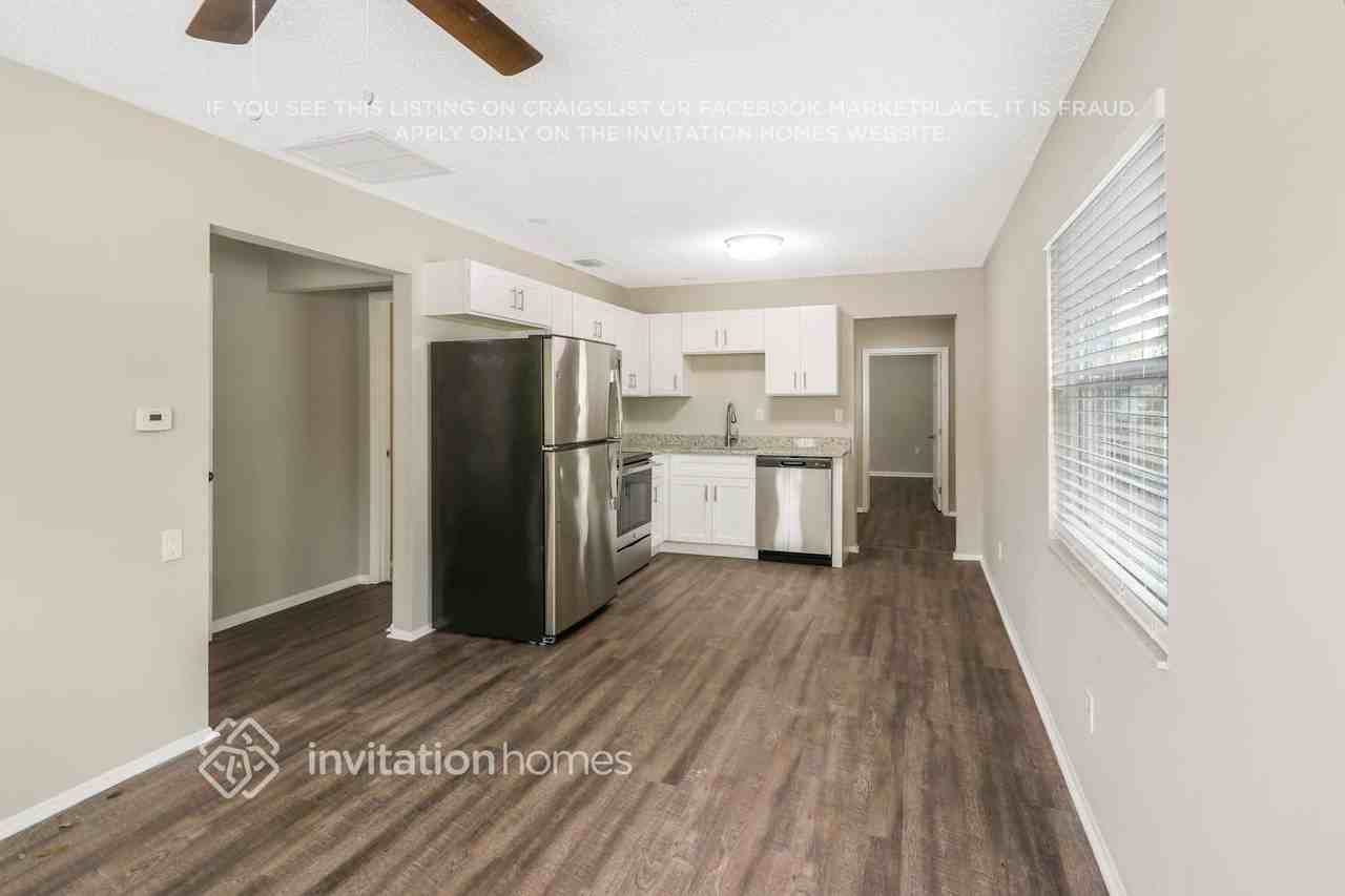 421 2nd Ave Ne - Photo 3 of 18