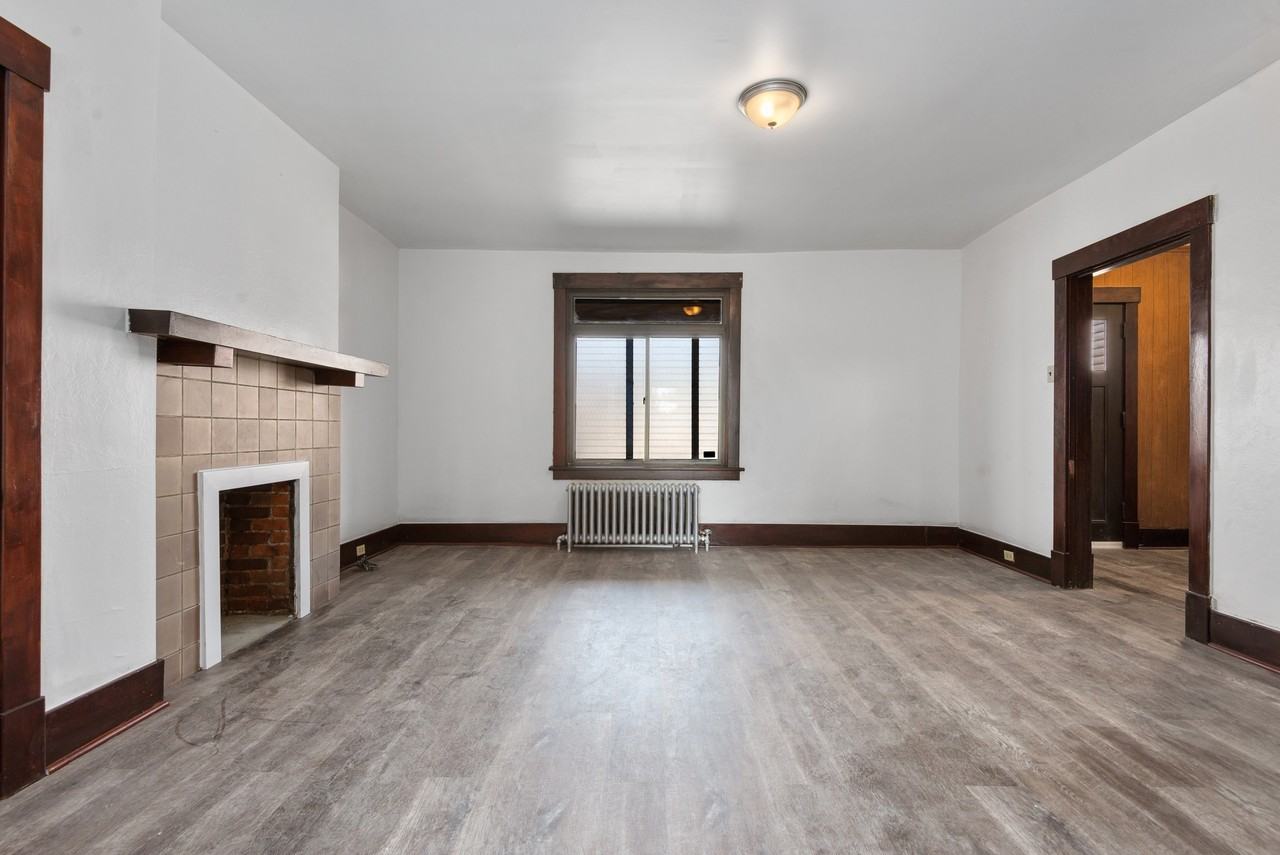 326 Anthony St #15064204 - Photo 4 of 25