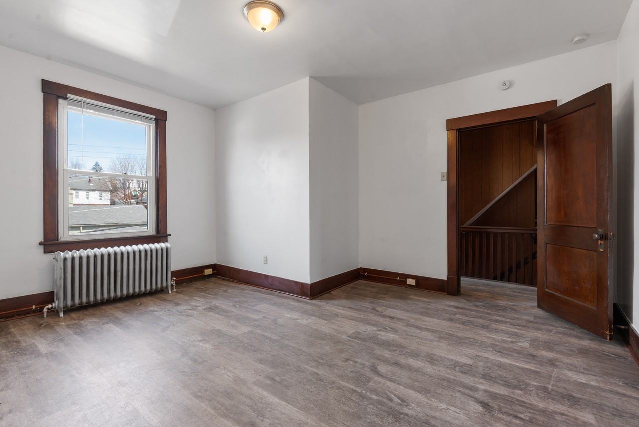326 Anthony St #15064204 - Photo 3 of 25