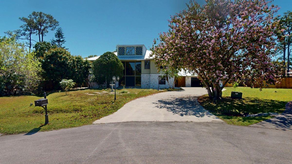 798 Se River Ct - Photo 2 of 31