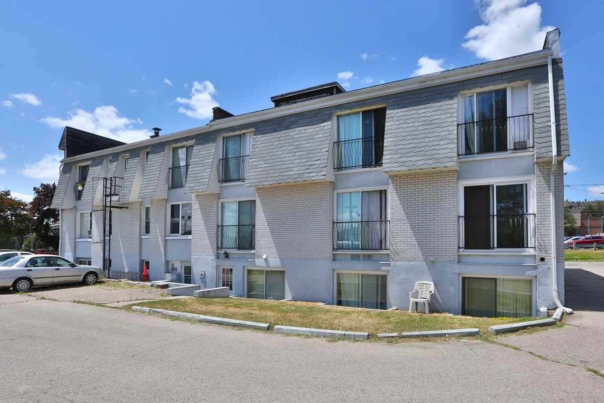 45-49 Surrey Street East - Photo 2 of 13