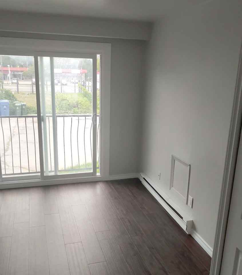 45-49 Surrey Street East - Photo 7 of 13