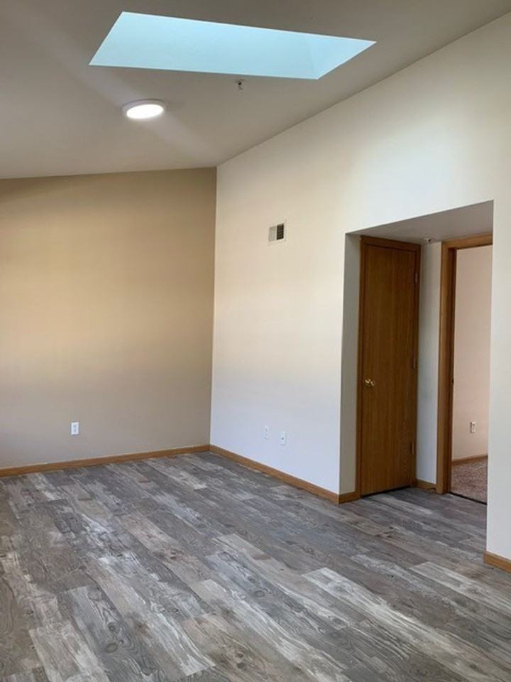 Atrium Suites Apartments - Photo 5 of 15