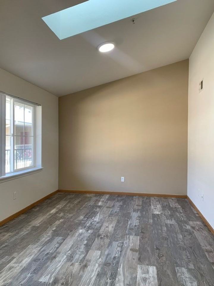 Atrium Suites Apartments - Photo 6 of 15