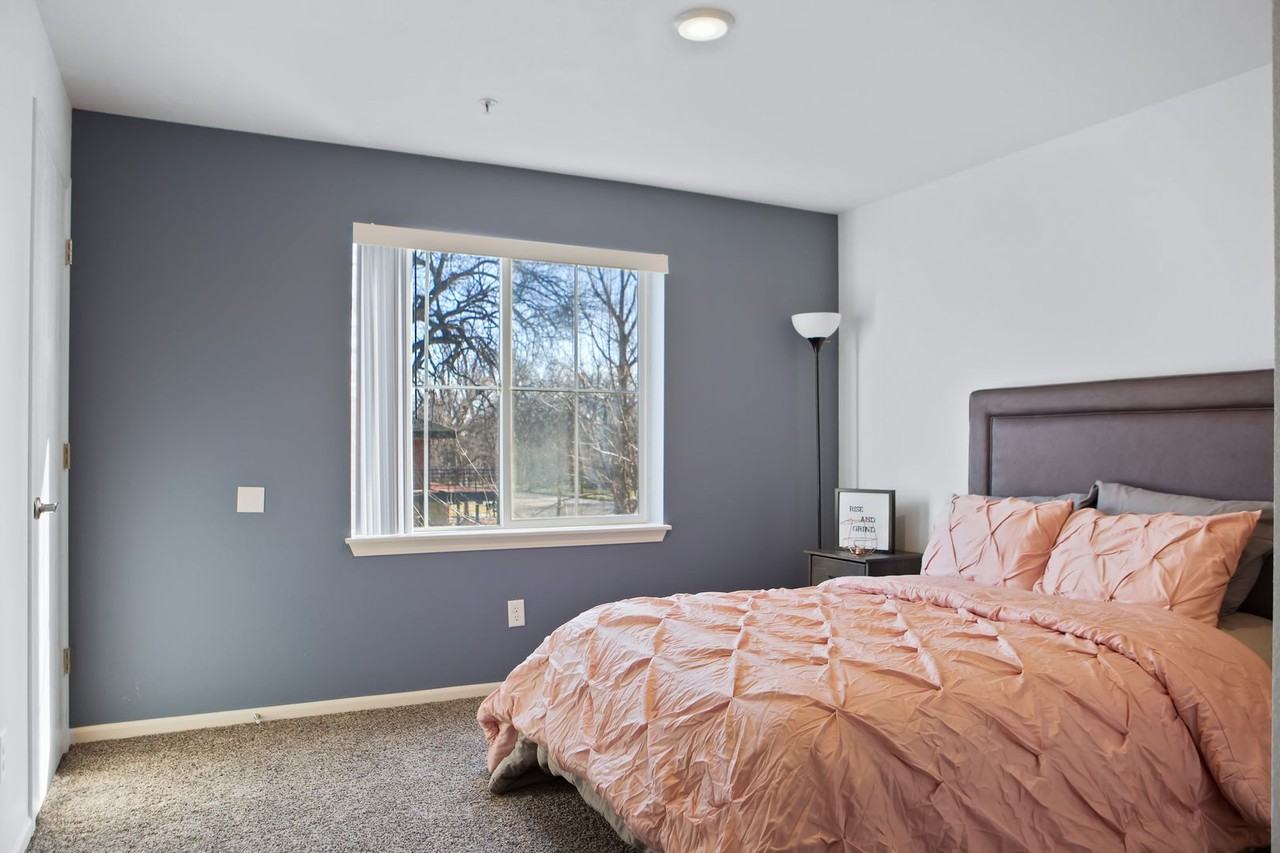 Atrium Suites Apartments - Photo 3 of 15