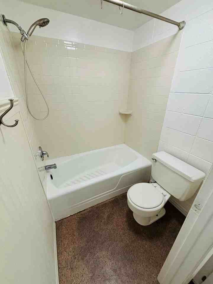 904 Brightwood Manor Dr #4 - Photo 2 of 17