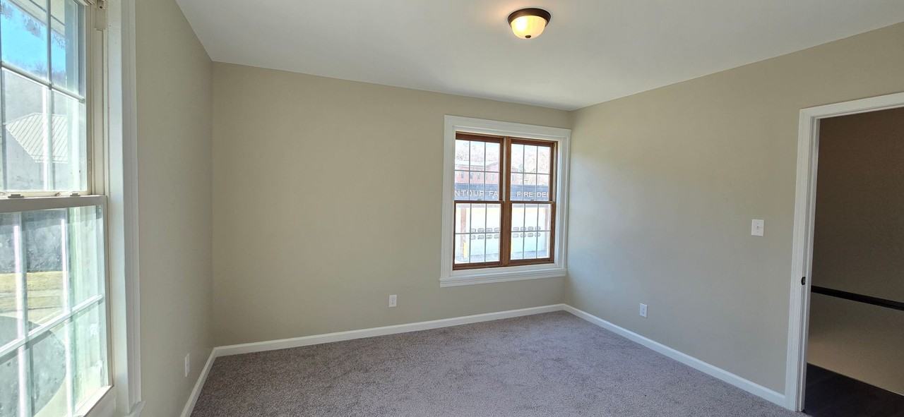 120 Lee St - Photo 3 of 15