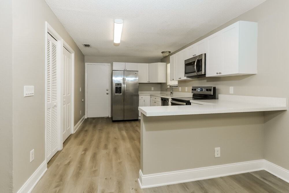 1142 Monroe Blvd - Photo 7 of 16