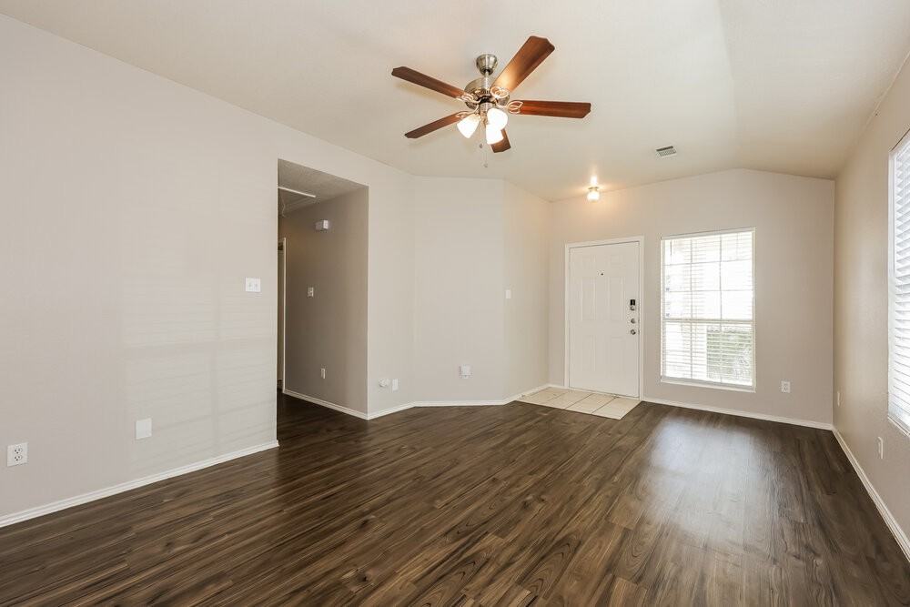 7232 Autumn Glen Dr - Photo 3 of 16