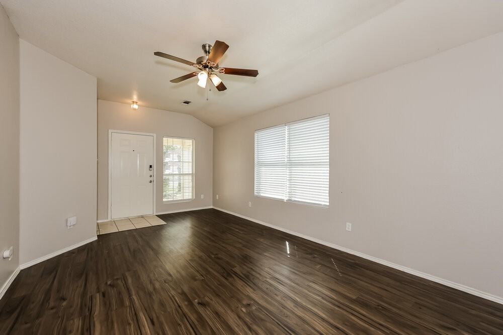 7232 Autumn Glen Dr - Photo 4 of 16
