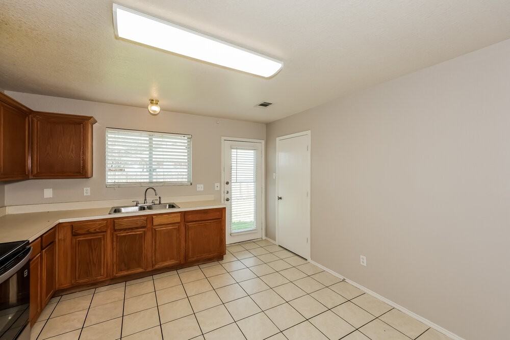 7232 Autumn Glen Dr - Photo 6 of 16
