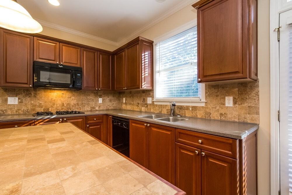6730 Creek View Ln - Photo 5 of 16
