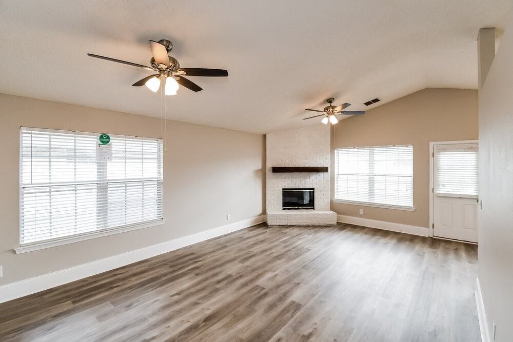 1633 Sugarpine Dr - Photo 5 of 16