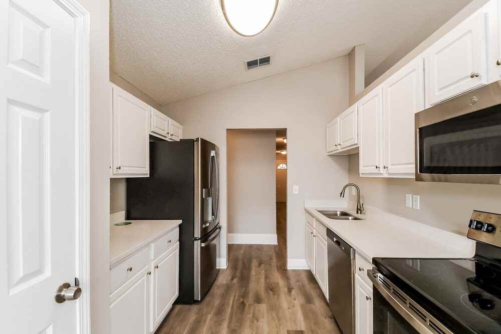 1633 Sugarpine Dr - Photo 7 of 16